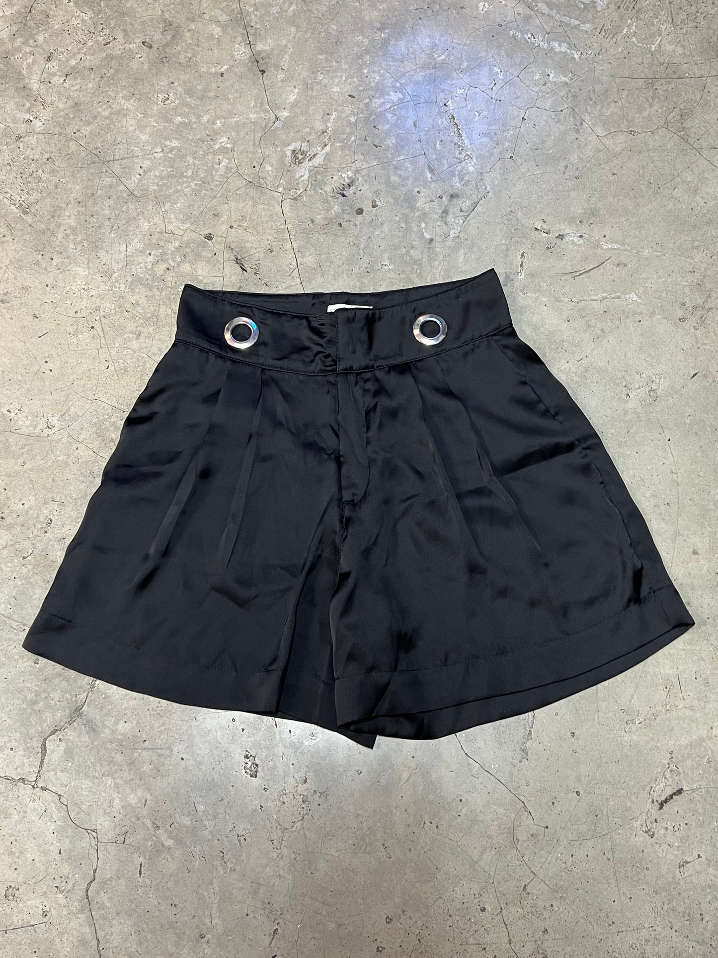 Short Satín