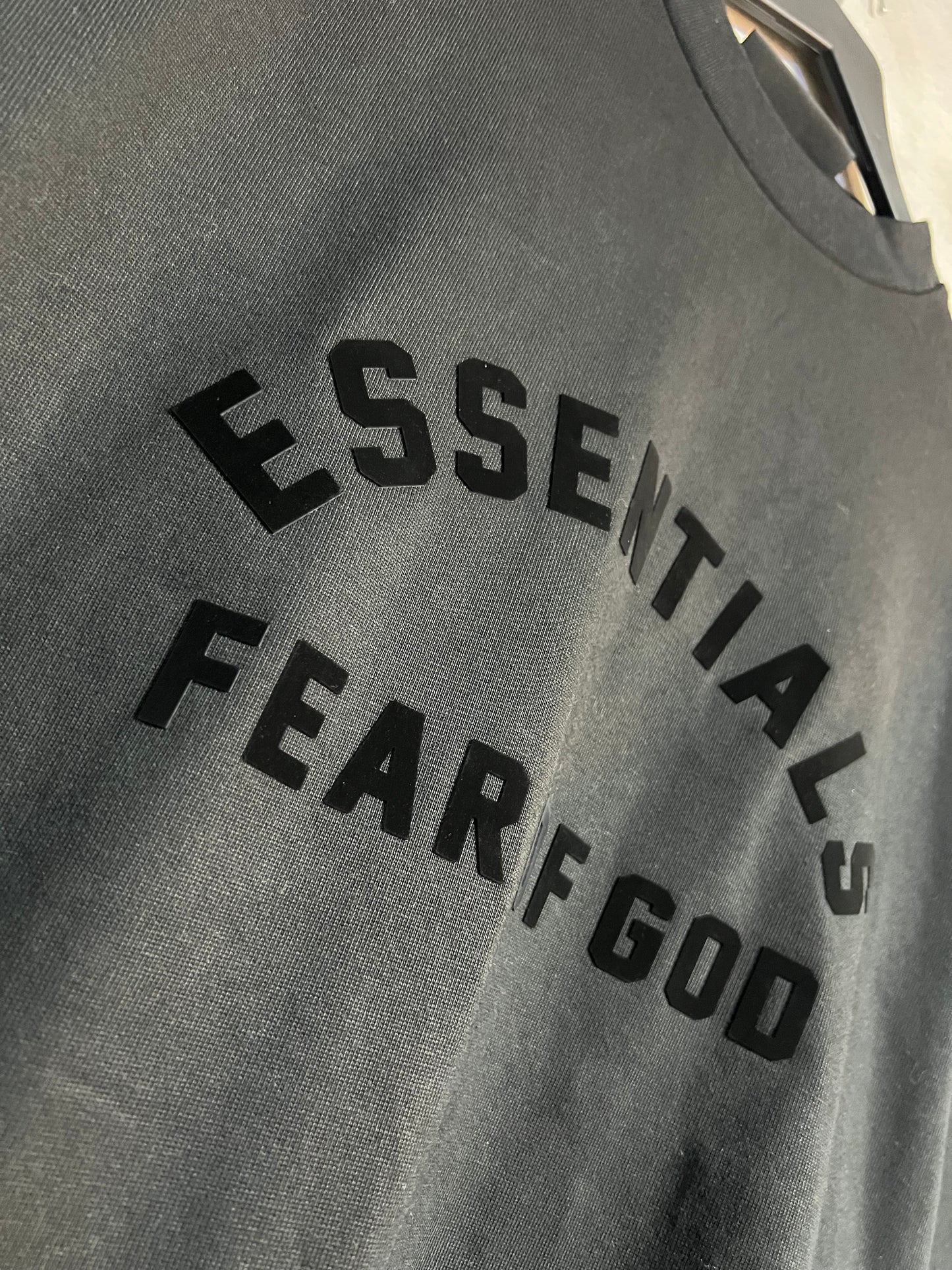 Camiseta ESSENTIALS NUEVO