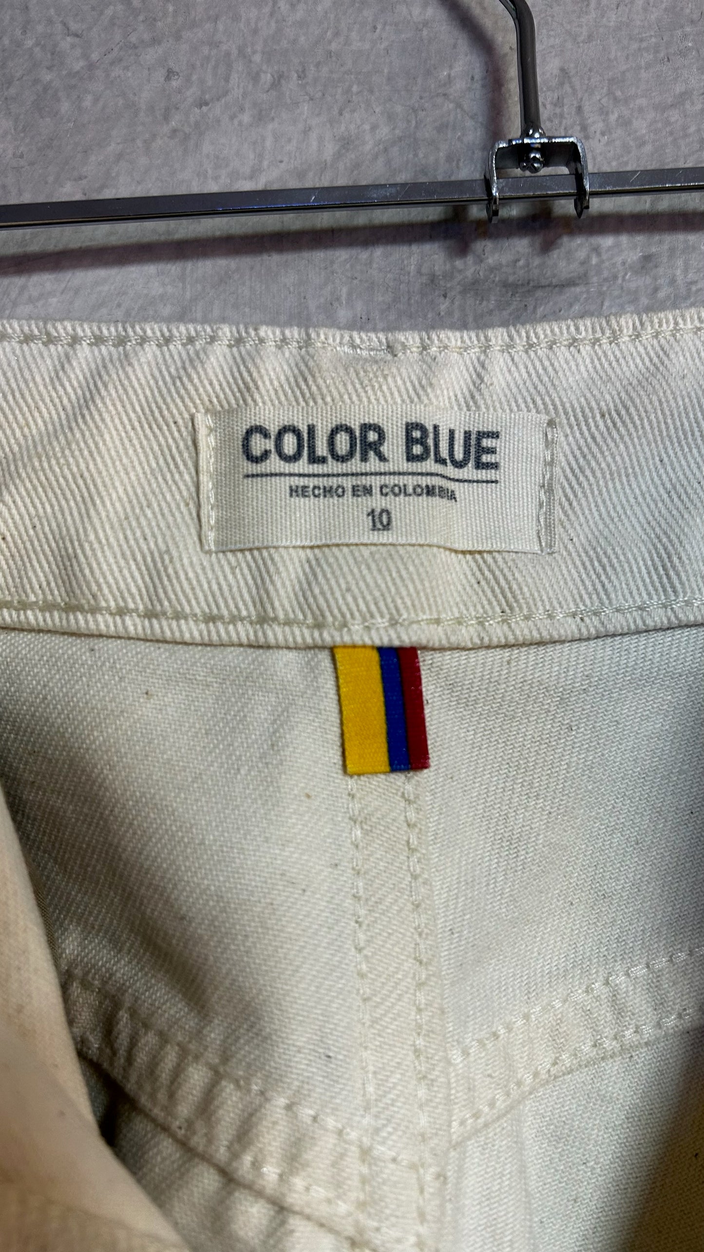 Jean beige con plateado COLOR BLUE