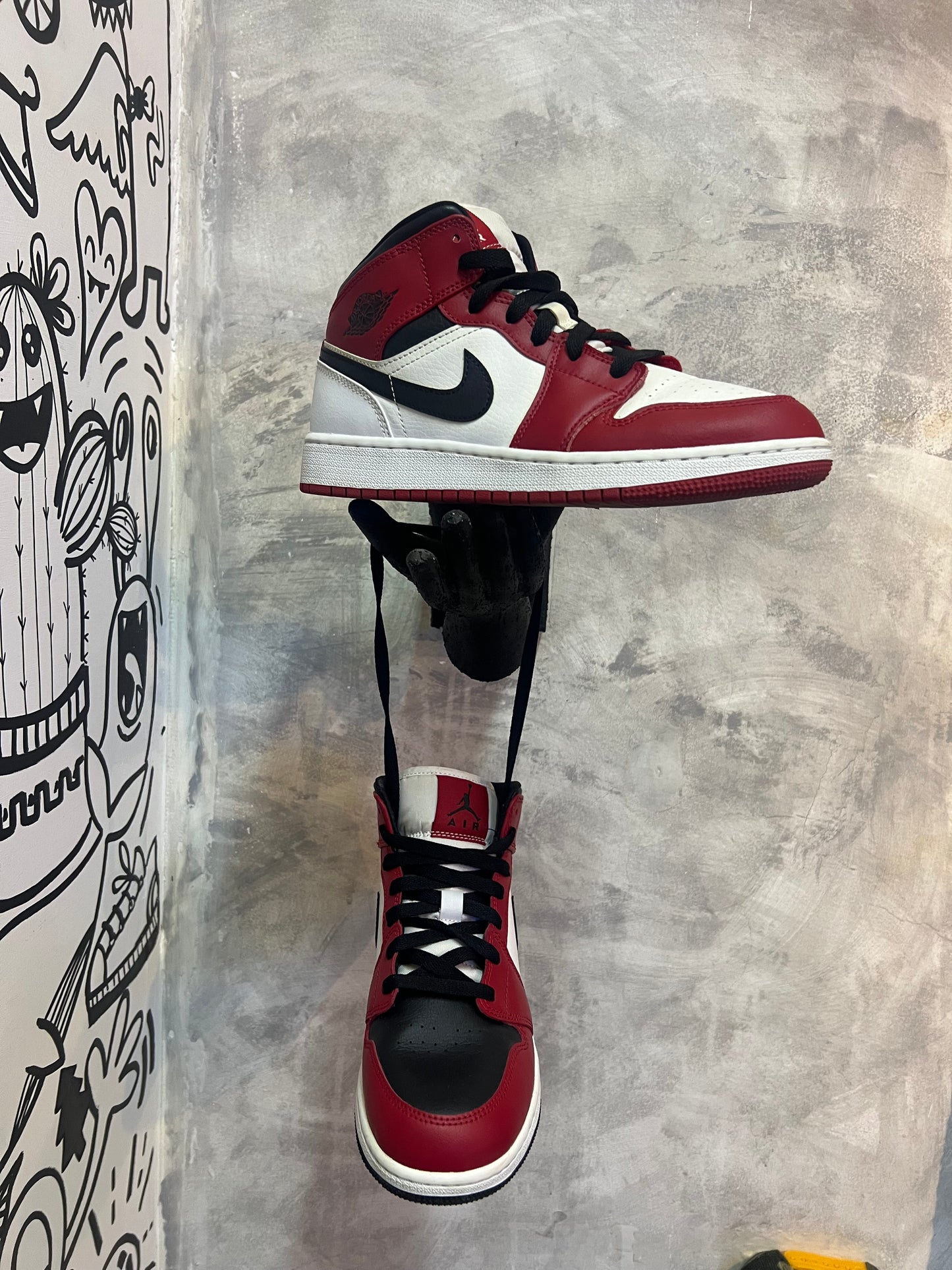 Tenis JORDAN mid Chicago white toe