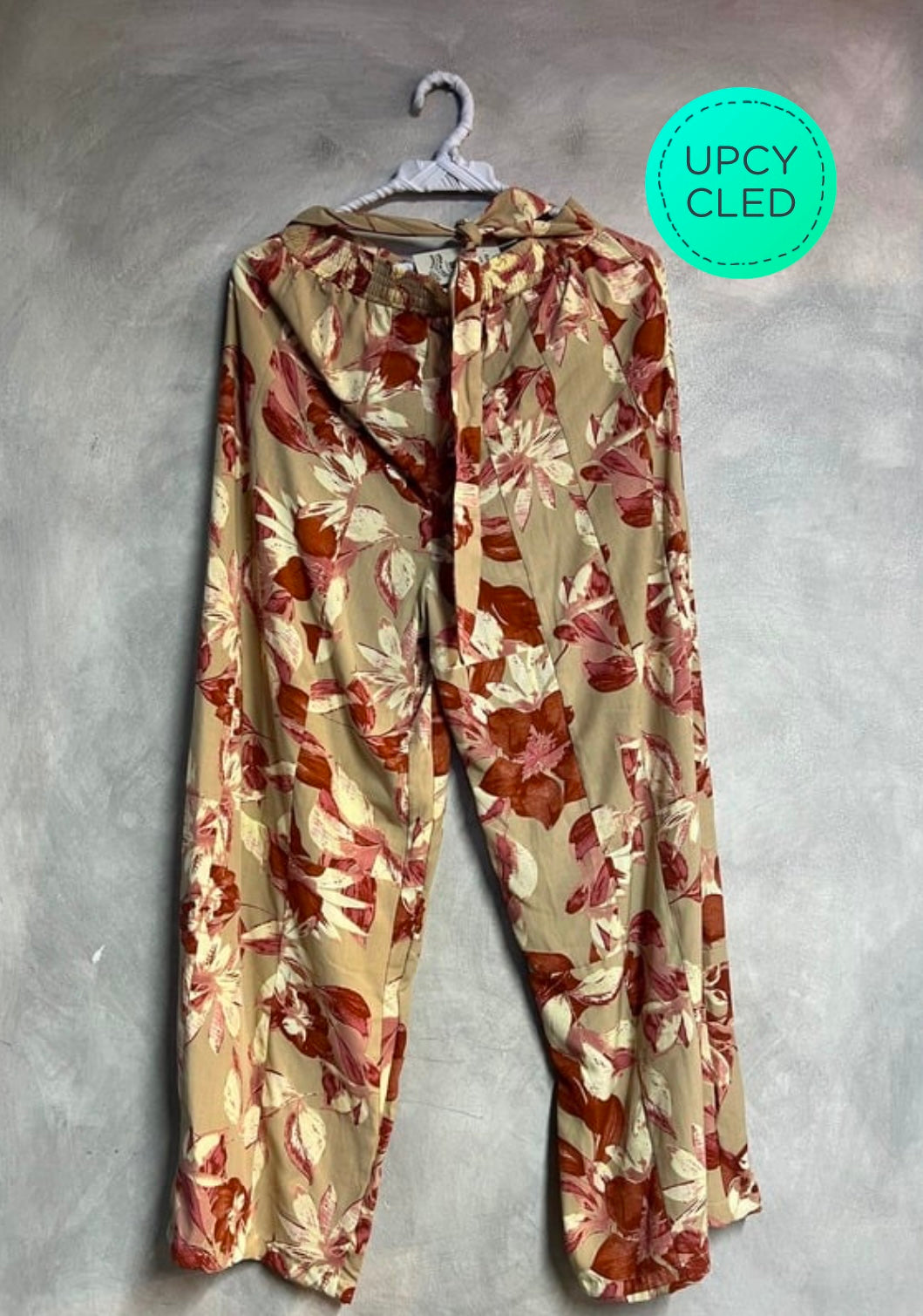 Pantalón floreado
