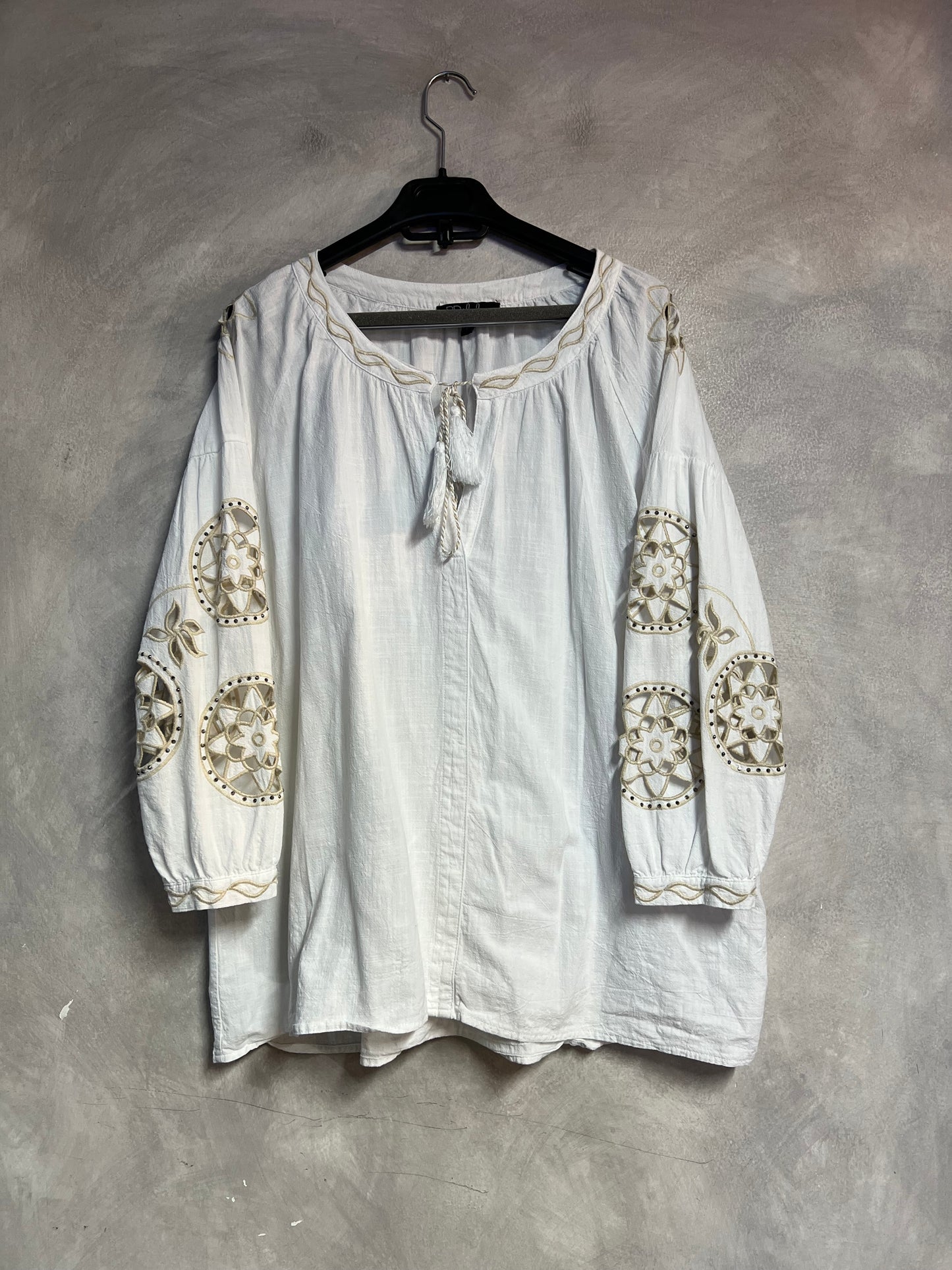 Blusa con detalles