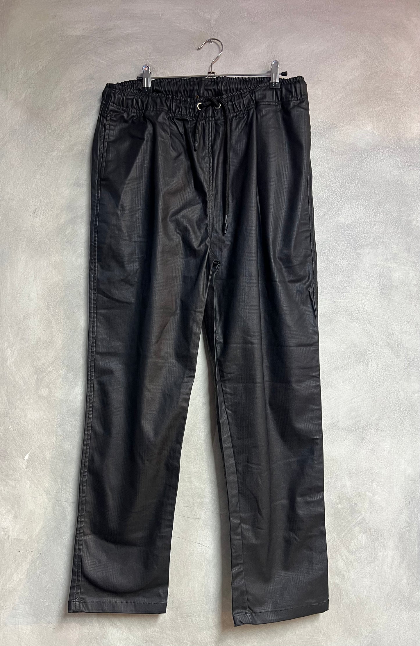 pantalón sintético