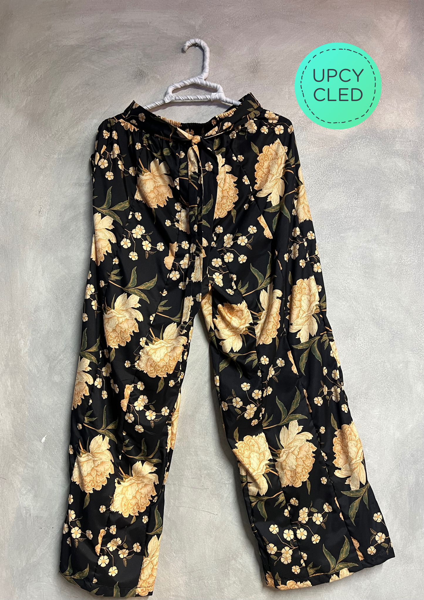 Pantalón floreado