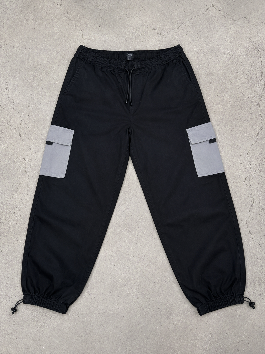 Jogger negro y gris