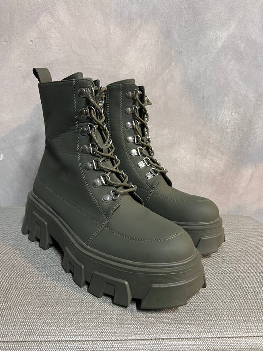 Botas
