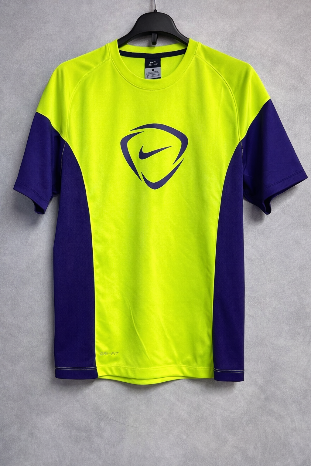CAMISETA NIKE VERDE