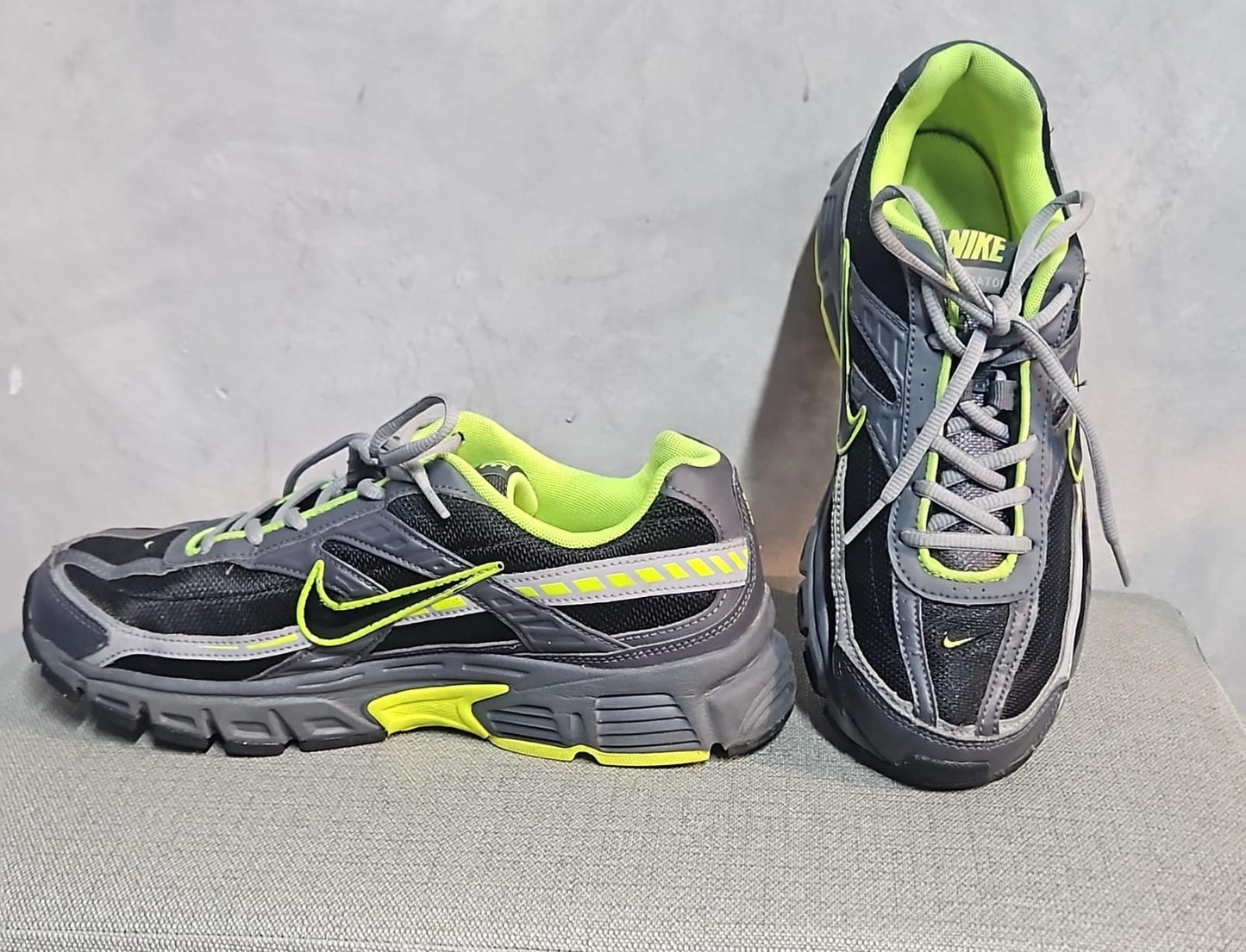 Tenis NIKE INITIATOR