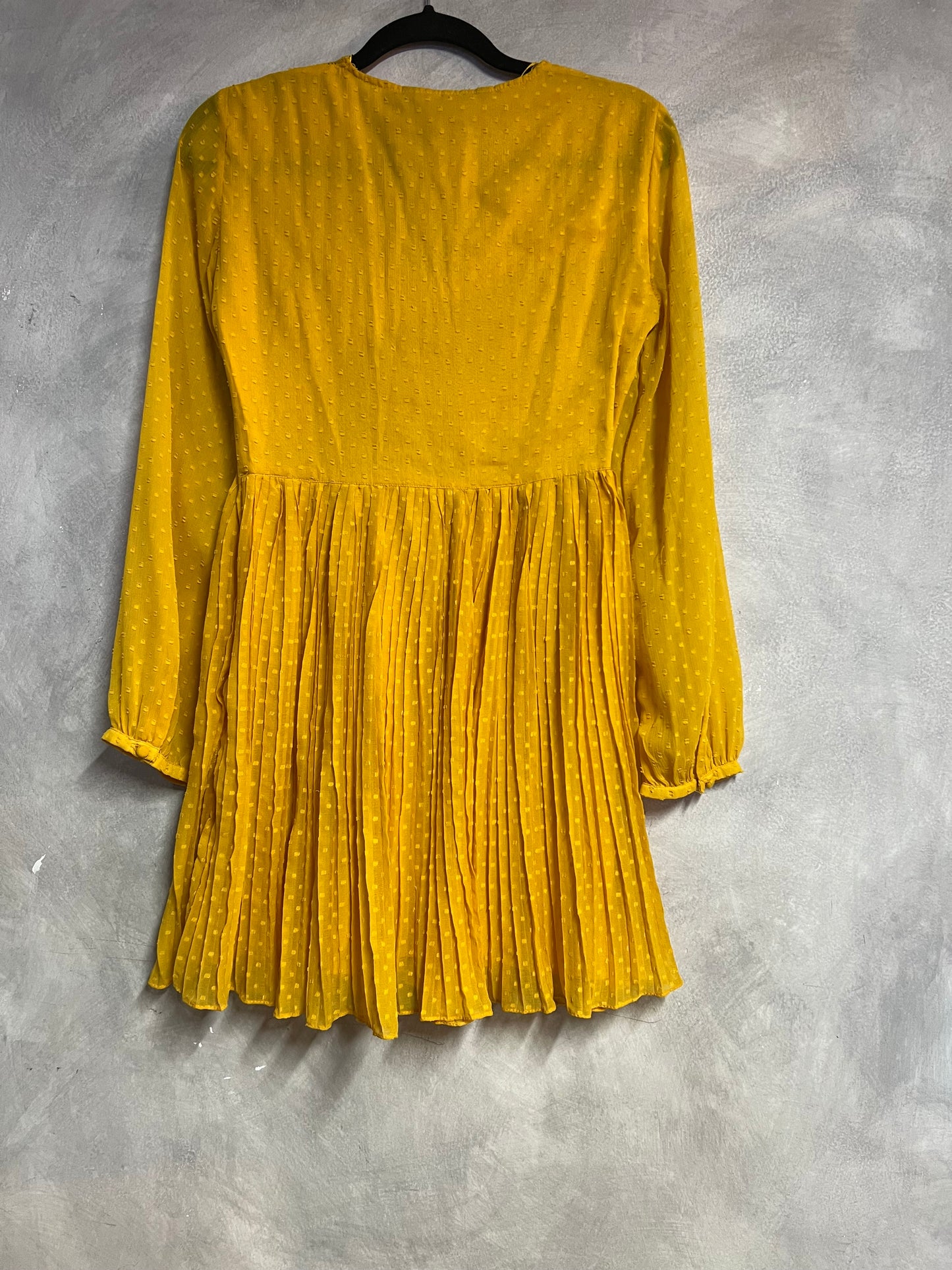 Vestido amarillo Zara